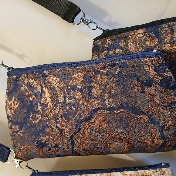 New Zippy Make-Up Cosmetics Toiletries Travel Bags Hanging Wristlet Paisleys - Picture 7 of 14